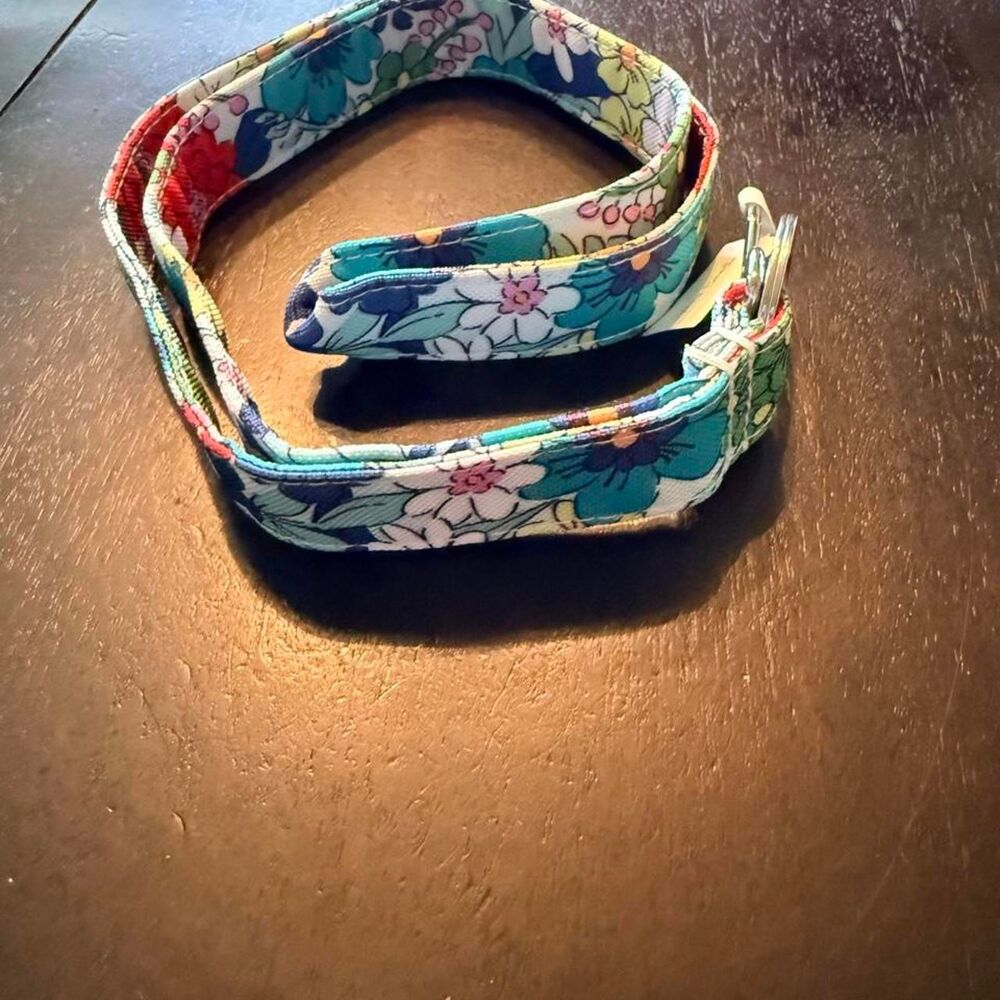 NWT Vera Bradley lanyard Far Out Floral